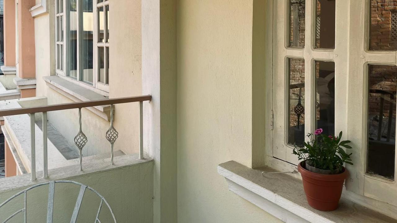 Rooftop Studio And 2Bhk Apartments In Kathmandu'S Most Happening Place ภายนอก รูปภาพ