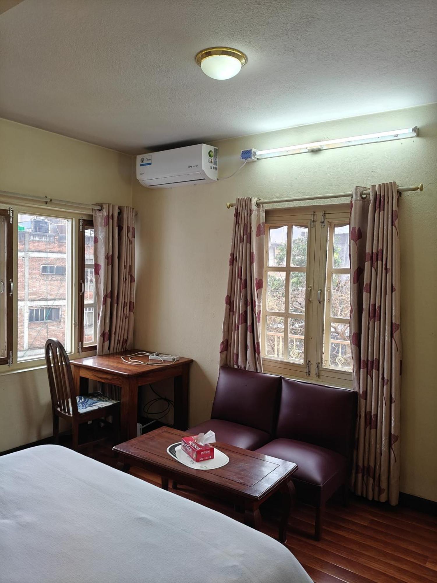 Rooftop Studio And 2Bhk Apartments In Kathmandu'S Most Happening Place ภายนอก รูปภาพ
